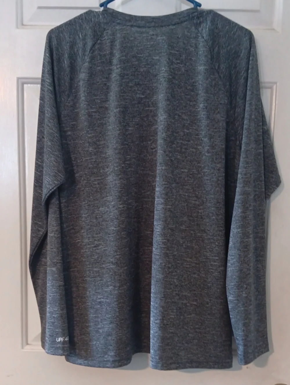 Nike Men’s Long Sleeve Dri-FIT Heathered Charcoal Gray Performance Tee